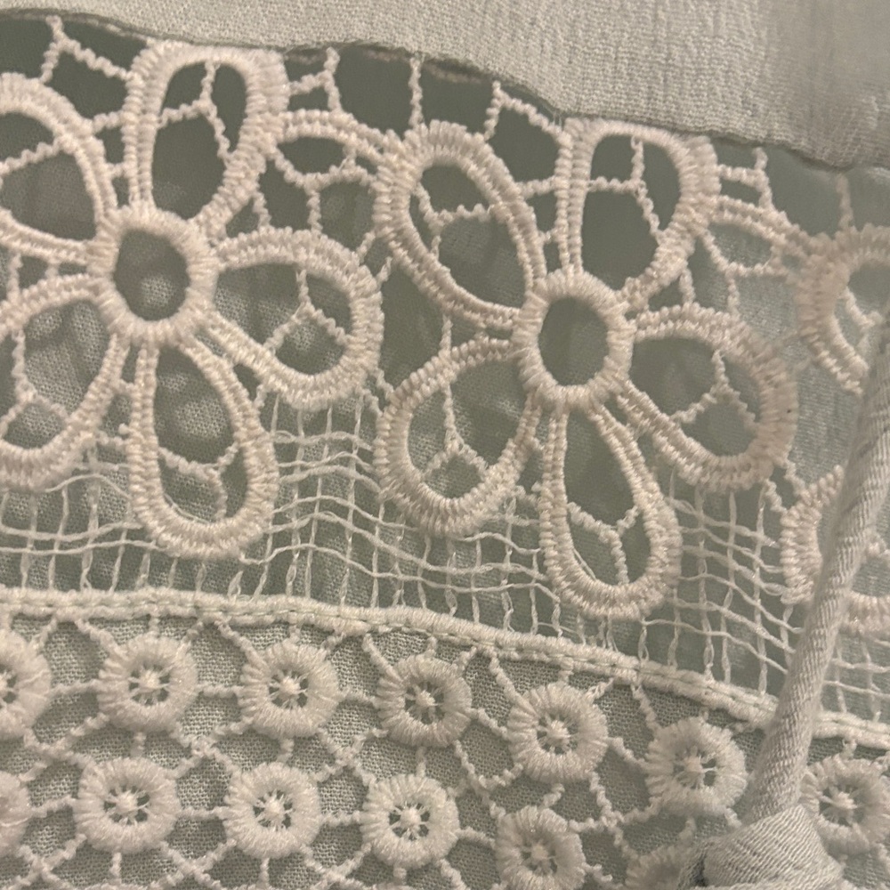 Entro Light Green Lace Accent Blouse - Picture 5 of 8